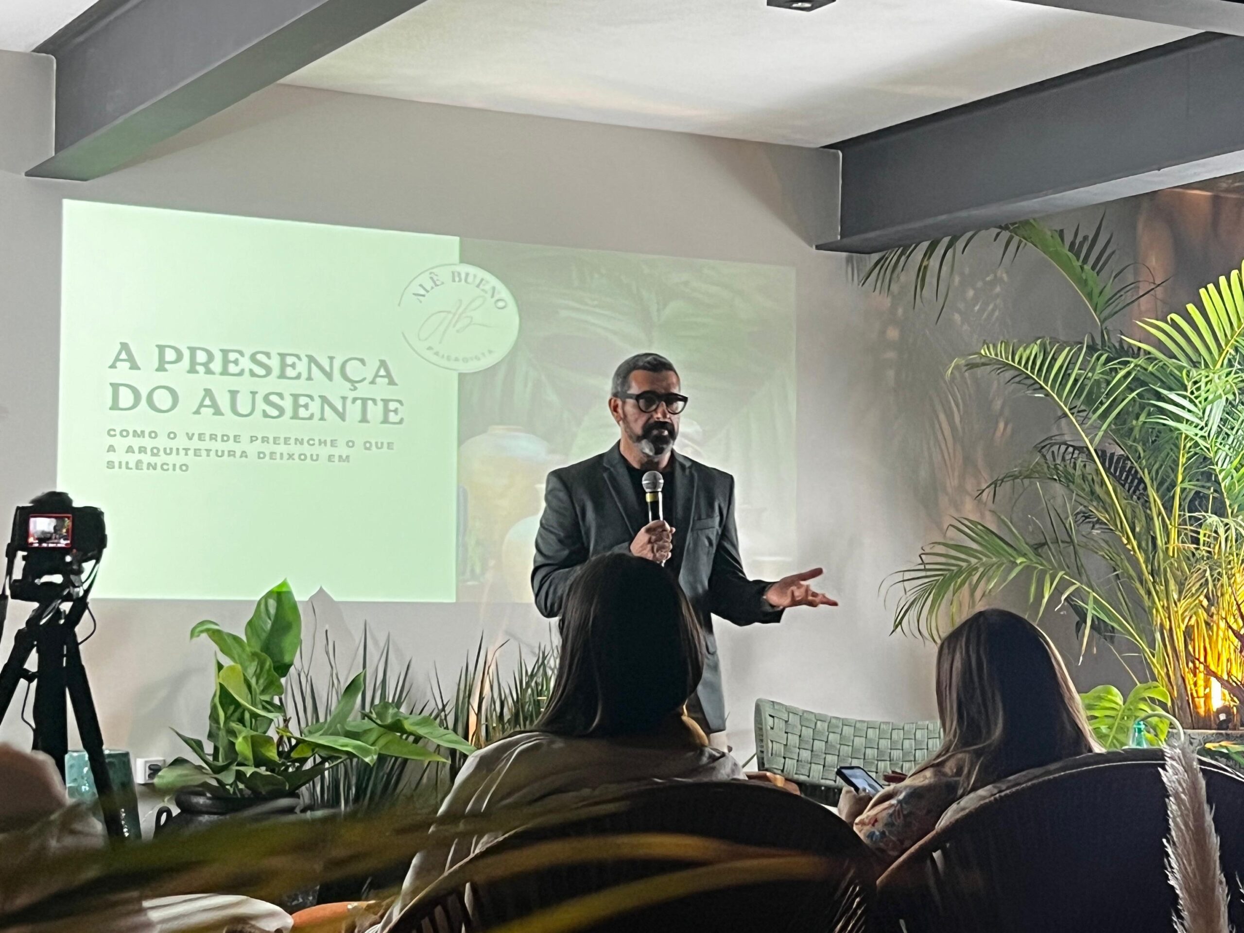 A presença do ausente. É preciso repensar o papel do paisagismo na arquitetura.